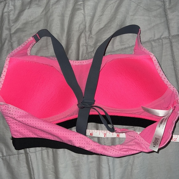 Victorias Secret - Picture 3 of 3